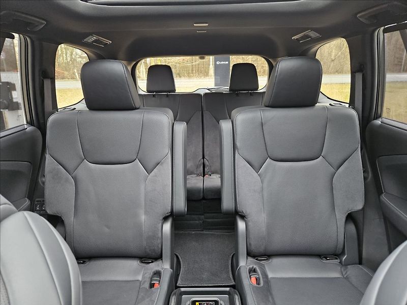 Lexus TX 500h (2025) 2,4 F SPORT Performance 3 - fotka 26 z 27