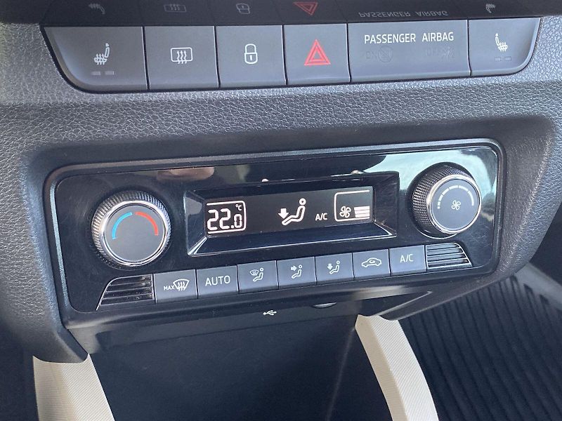 Škoda Fabia (2018) Combi 1.0 TSI Style Plus - fotka 12 z 33