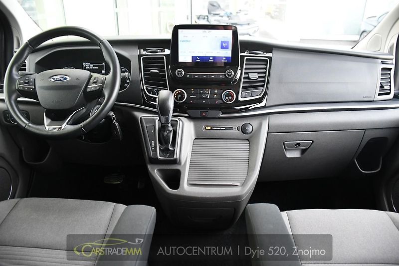 Ford Tourneo Custom 2.0EcoBlue 8.MÍST TITANIUM - fotka 21 z 43