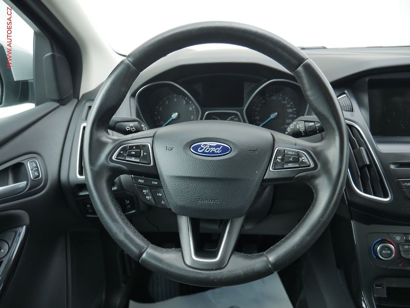 Ford Focus (2017) 1.5 EB, ČR, Titanium - fotka 11 z 18