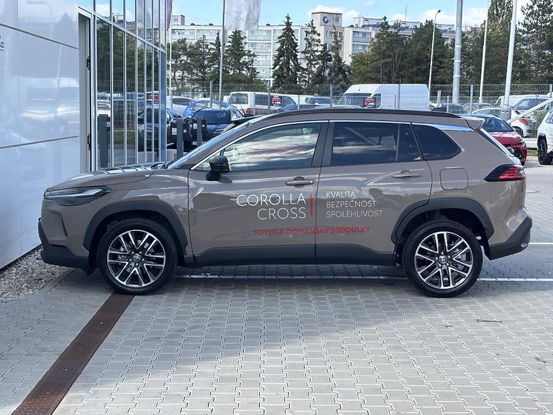 Toyota Corolla Cross (2025) Style 1,8 HEV 4x2 - fotka 12 z 14