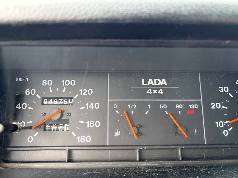Lada Niva (2009) 1.7, 60kW, 4x4, Tažné - fotka 8 z 12