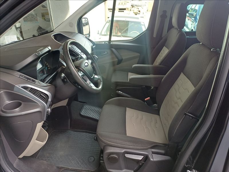 Ford Tourneo Custom 2,2 Titanium 114kW,po servisu - fotka 11 z 29
