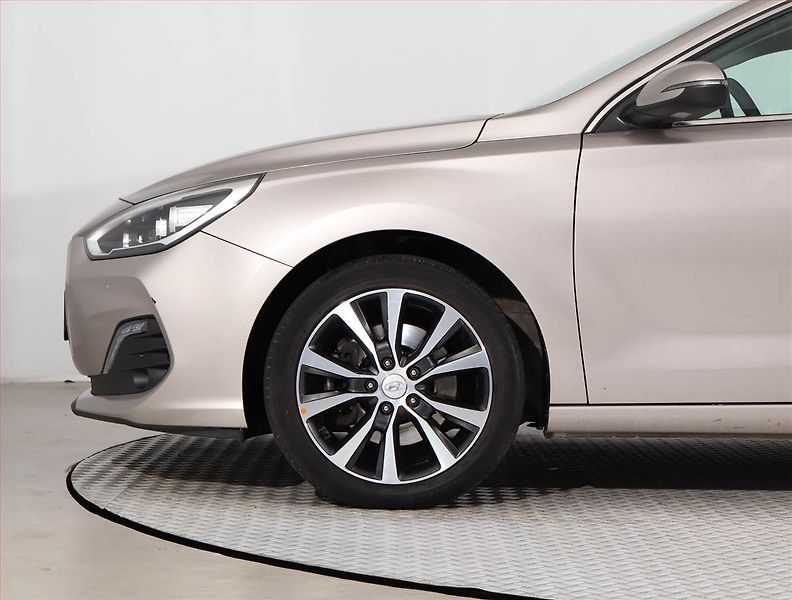 Hyundai i30 (2020) 1.4 T-GDI, Serv.kniha, Kůže - fotka 15 z 22