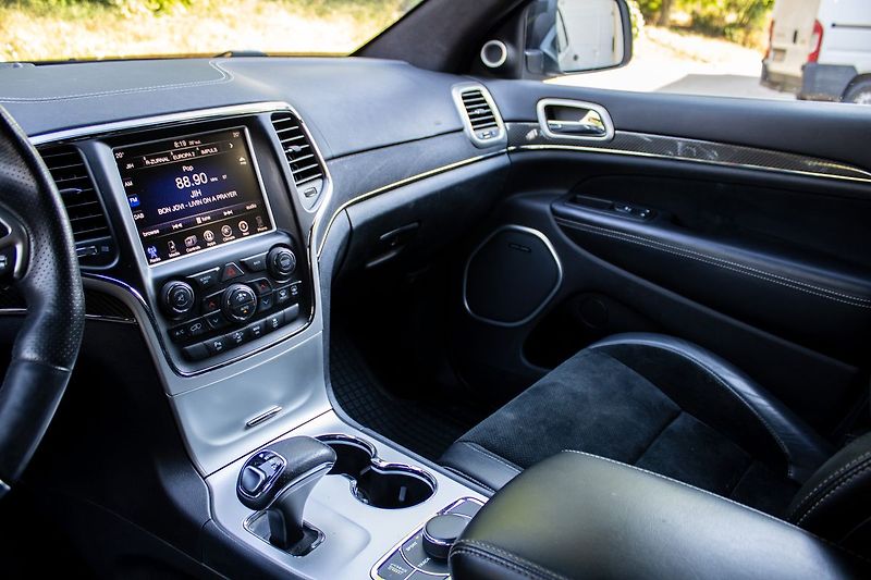 Jeep Grand Cherokee - fotka 16 z 21