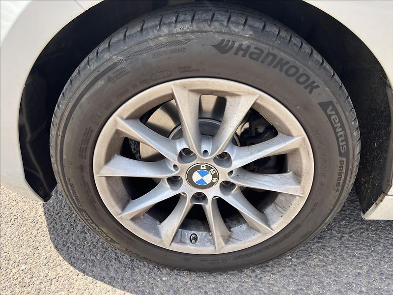 BMW Řada 1 2,0 120d AUTOMAT HARMAN NAVI - fotka 38 z 44