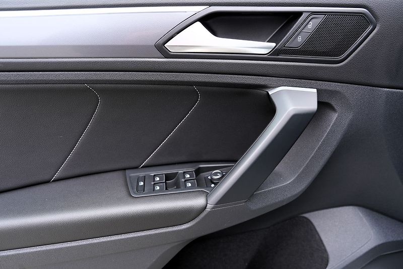 Volkswagen Tiguan 2.0 TSI 4Motion/DSG/R-line/ČR - fotka 20 z 54