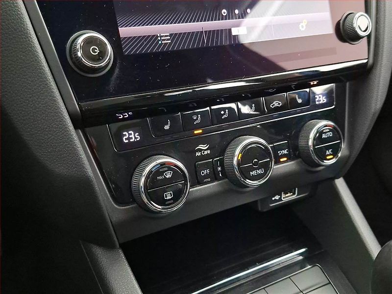 Škoda Octavia (2019) 1.0 TSI, Kůže, Tempomat - fotka 14 z 18