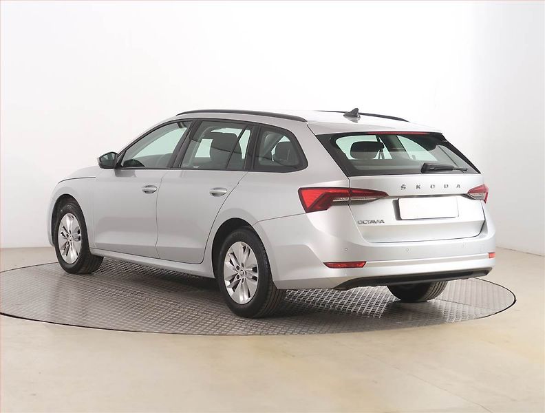 Škoda Octavia (2022) Ambition 2.0 TDI, Serv.kniha - fotka 4 z 18