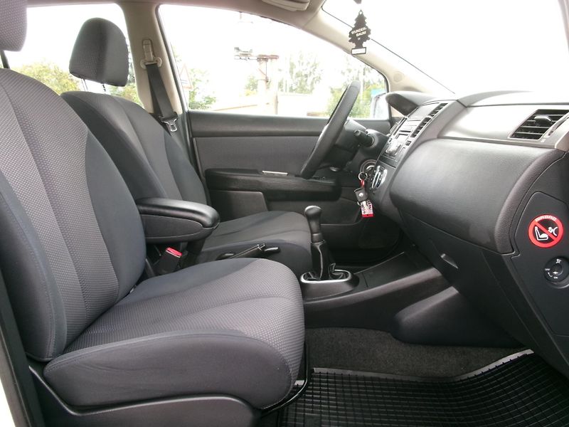 Nissan Tiida (2009) 1,6 16V AC ALU HF BT - fotka 25 z 26