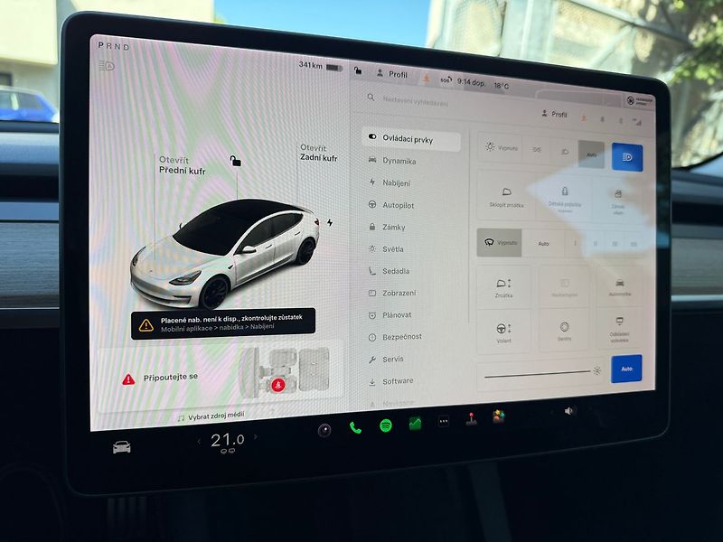 Tesla Model 3 Performance 82 kWh - fotka 16 z 37