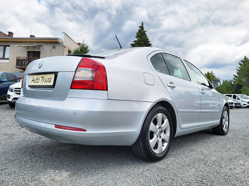 Škoda Octavia II FL 1.6 TDi 77kW ELEGANCE - fotka 29 z 47