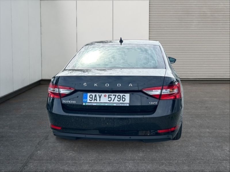 Škoda Superb 2,0 TDI Style 4x4 DSG - fotka 5 z 11