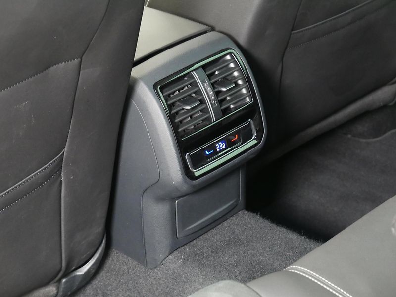 Volkswagen Passat - fotka 13 z 25