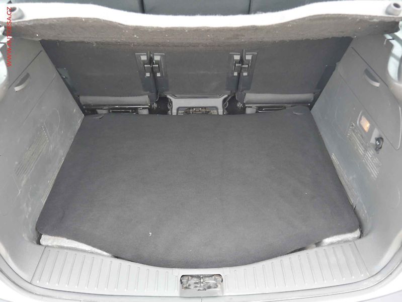 Ford C-MAX (2009) 2.0 i, AC, temp - fotka 7 z 16