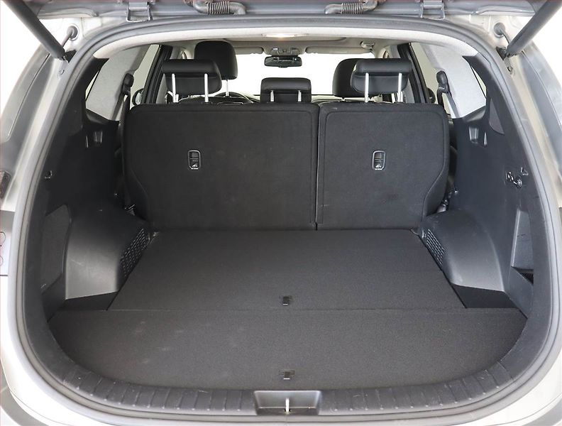 Hyundai Santa Fe (2019) 2.2 CRDi - fotka 14 z 23