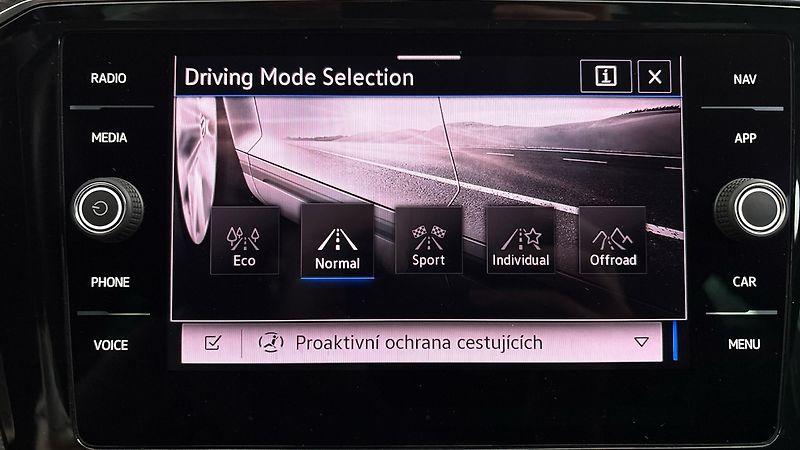 Volkswagen Passat 2.0 TDI DSG 4x4 4motion Alltra - fotka 31 z 32