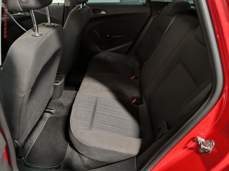 Opel Astra (2011) 1.4i, AC - fotka 10 z 17