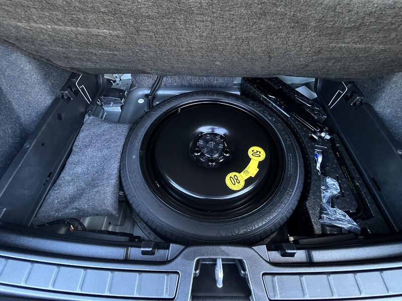 Volvo XC40 B3 FWD BE // 360 // kola - fotka 28 z 51