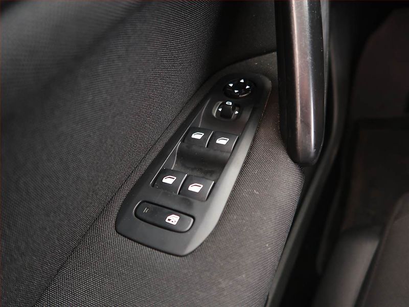 Peugeot 308 (2017) 1.2 PureTech, ČR,1.maj - fotka 15 z 17