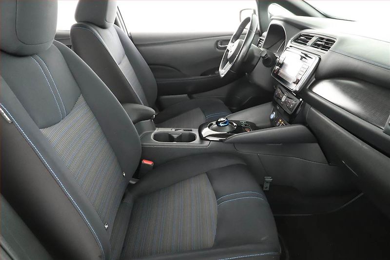 Nissan Leaf (2018) 40 kWh, SoH 81%, Automat - fotka 7 z 18