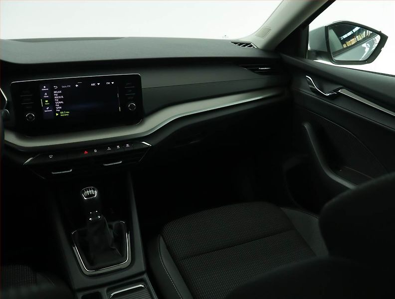 Škoda Octavia (2022) Ambition 2.0 TDI, ČR,1.maj - fotka 8 z 15