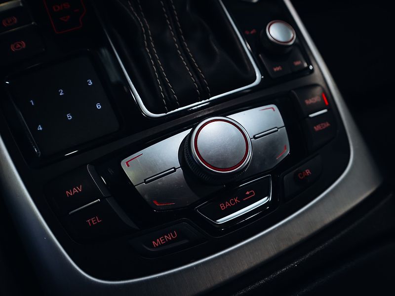 Audi A7 3.0TDI 200kW S-line ACC Vzduch - fotka 17 z 29