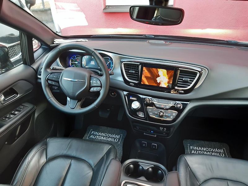 Chrysler Pacifica (2019) 3,6L V6 Hybrid,Plus, DVD,tažné - fotka 11 z 38