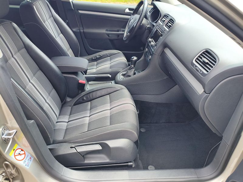 Volkswagen Golf (2013) VI 1,2 TSI Combi 77Kw Match - fotka 14 z 33