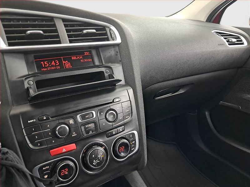 Citroën C4 (2013) 1.6 VTi, Tempomat - fotka 12 z 19