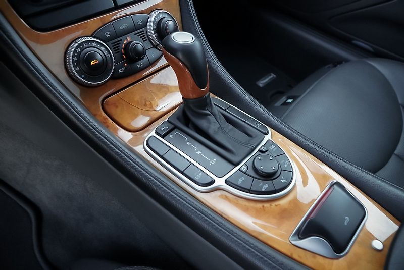 Mercedes-Benz SL 500 V8 - fotka 24 z 36