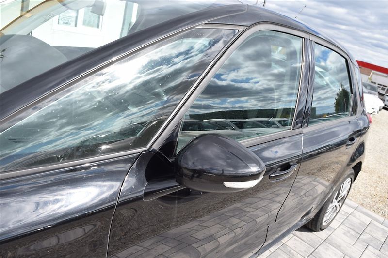 Citroën C4 Picasso 1,6 HDI ALU KLIMA BEZ ADBLUE - fotka 12 z 51