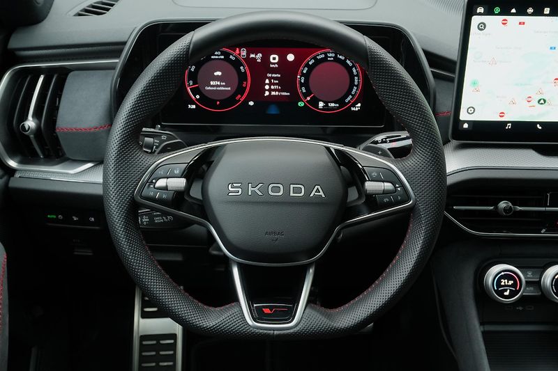 Škoda Kodiaq RS 2.0 TSI, Panorama, Webasto - fotka 17 z 46
