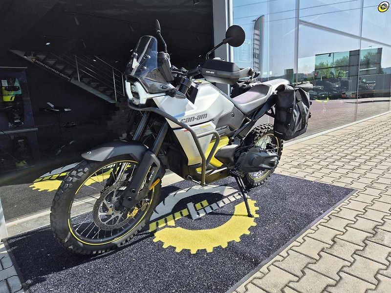 Can-Am (2025) ORIGIN 73' 35kW - fotka 8 z 23