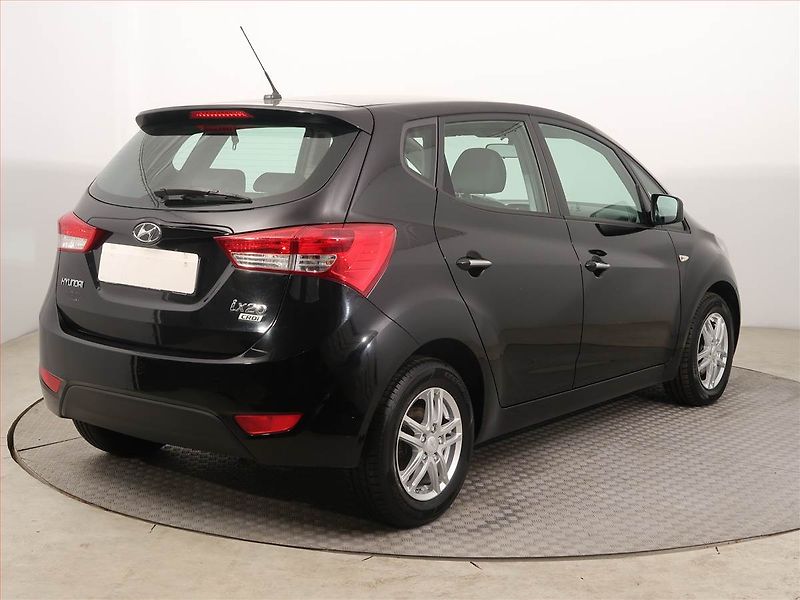 Hyundai ix20 (2015) 1.6 CRDi - fotka 5 z 12