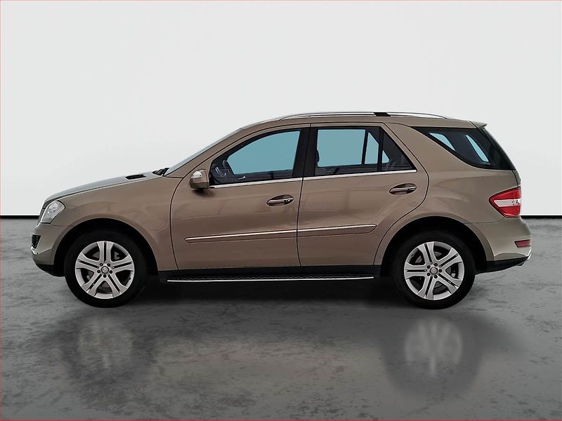 Mercedes-Benz Třídy M (2008) ML 420 CDI - fotka 3 z 17
