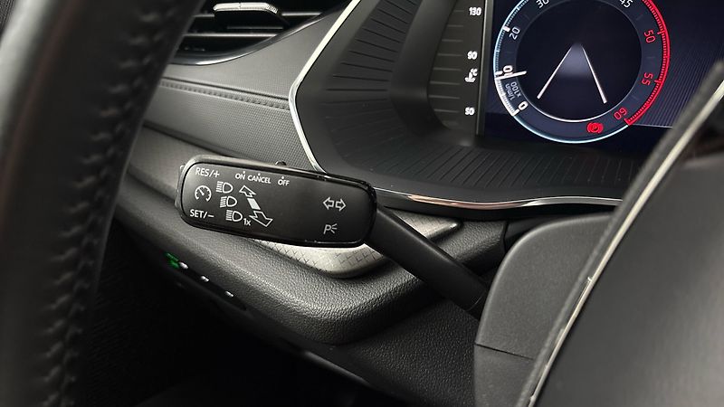 Škoda Octavia 2.0 TDI Ambition Combi - fotka 14 z 24