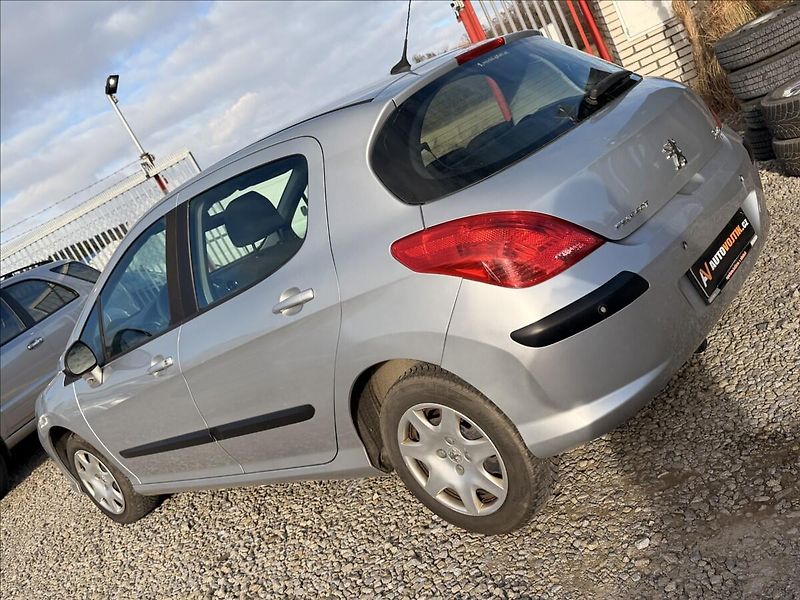 Peugeot 308 1,4 16V KLIMA - fotka 7 z 23