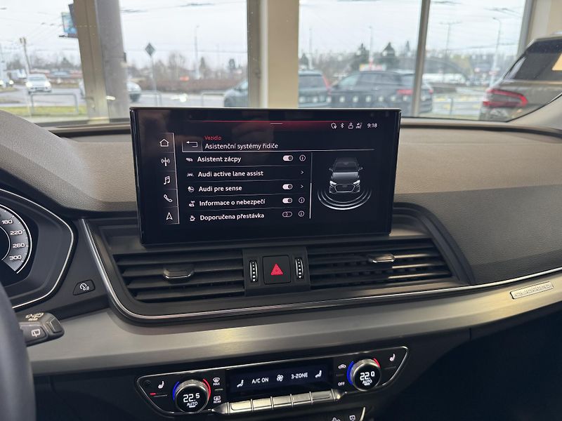 Audi Q5 (2023) 40TFSI 4x4 Advanced Tažné LED  - fotka 39 z 42