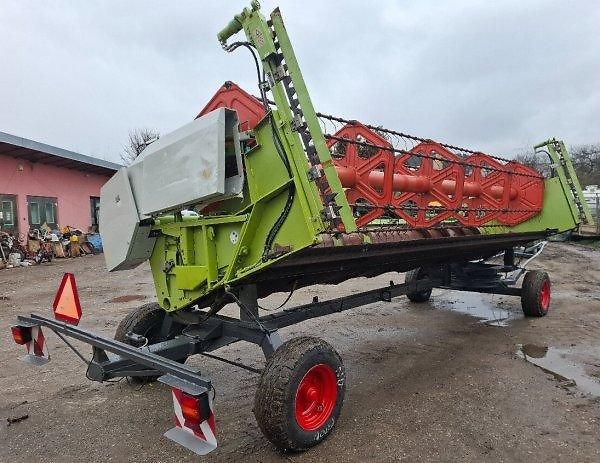 Claas (2006) Mega360 kombajn lišta 6m řepka - fotka 11 z 14