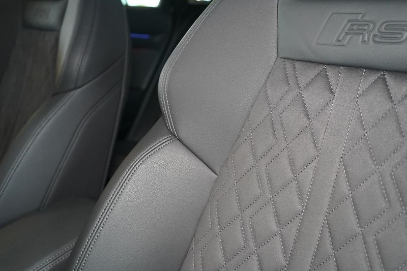 Audi RS 3 Sportback,Quattro, Matrix, B&O - fotka 20 z 44
