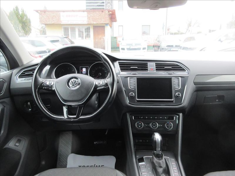 Volkswagen Tiguan 2,0 TDI DSG 4x4 Led Comfortlin - fotka 8 z 21