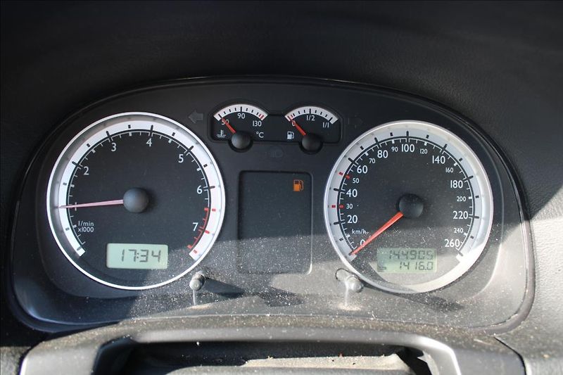 Volkswagen Bora 1,6 i  KLIMA, STK 7/2027 - fotka 13 z 19