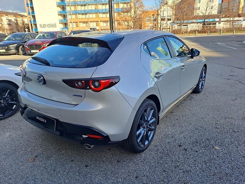 Mazda 3 2.5L e-SKYACTIV G 103 kW - fotka 4 z 20