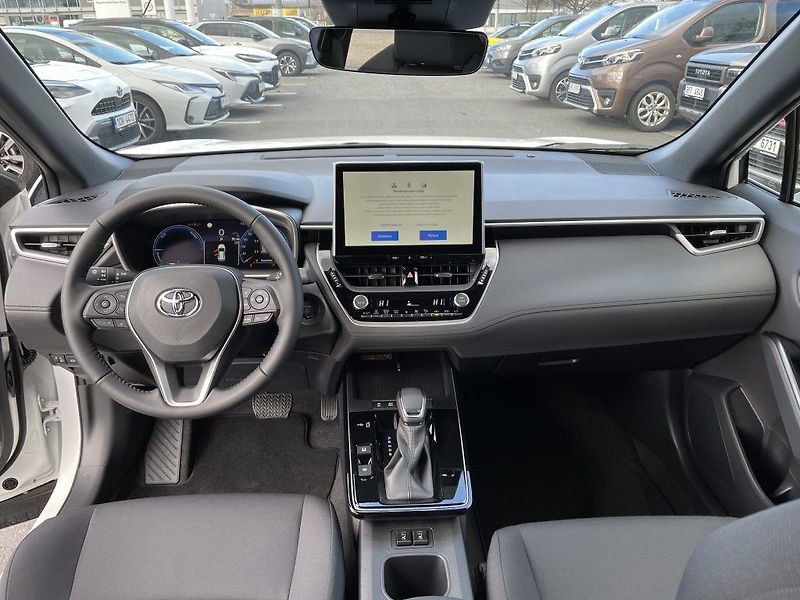 Toyota Corolla Cross 1.8 Hybrid Style ODBĚR 2/2027 - fotka 15 z 29