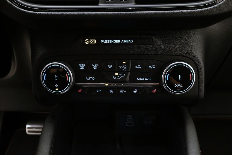 Ford Kuga 2,5 PLUG-IN 112 kW ST-LINE Zár - fotka 20 z 32