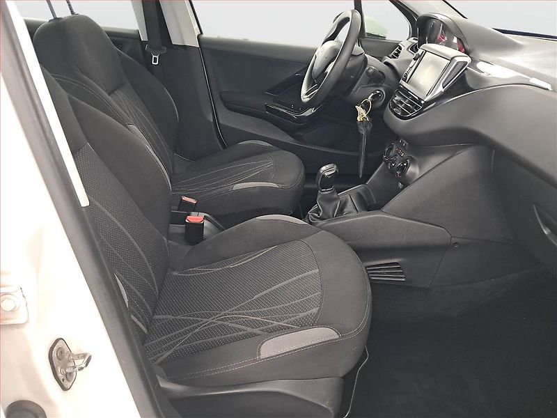 Peugeot 208 (2015) Active 1.4 HDI, Tempomat - fotka 9 z 16