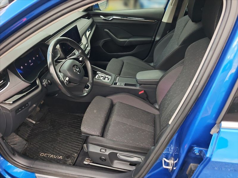 Škoda Octavia 2,0 TDI Style DSG - fotka 7 z 11