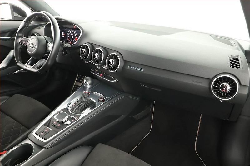 Audi TTS (2015) 2.0 TFSI - fotka 8 z 29