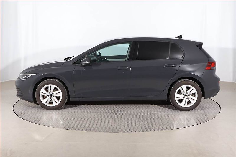 Volkswagen Golf (2020) 1.5 TSI, Navi, Tempomat - fotka 3 z 23